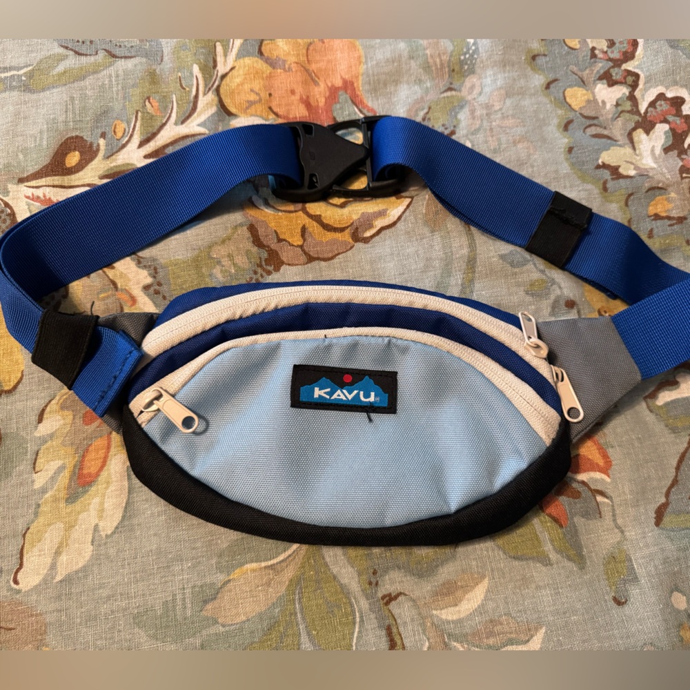 Kavu Light Blue and Royal Blue Two-Tone Sling Belt Bag